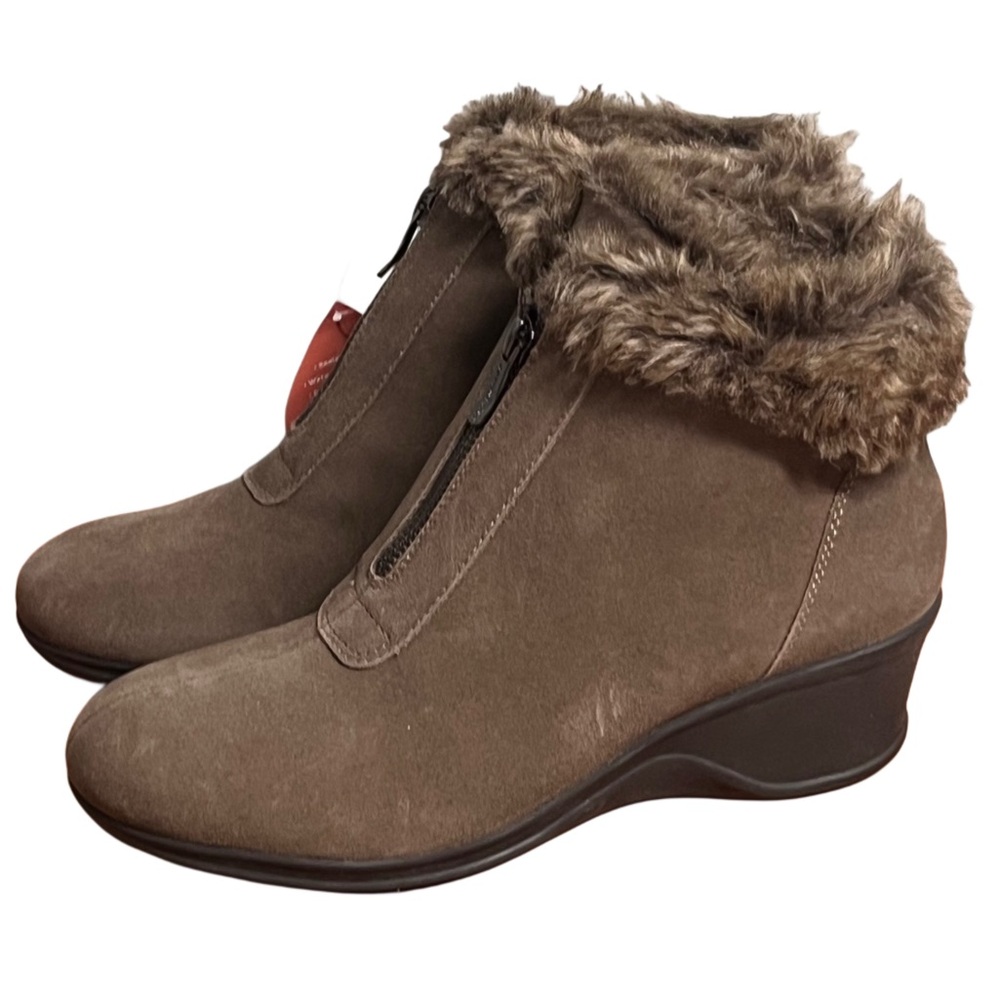 NWOB Easy Spirit Fairlae Leather and Faux Fur Ankle Boots Size 10